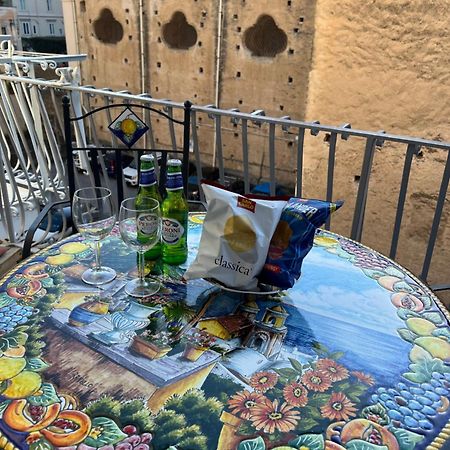 Appartamento 4 Passi dal mare Minori Esterno foto